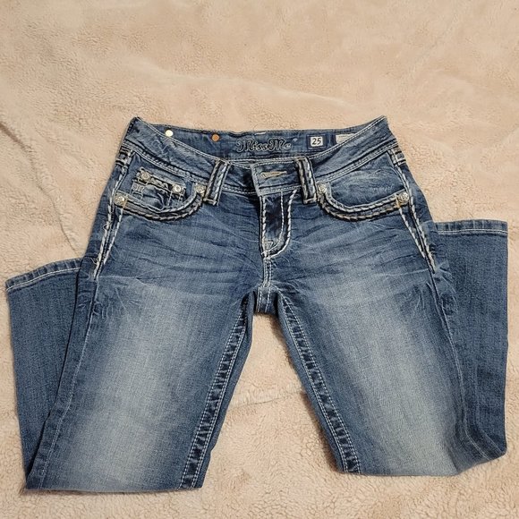 Miss Me Signature Cuffed Capri Jeans Size: 25